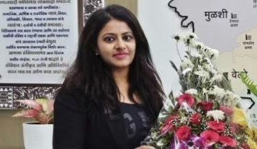 pooja khedkar